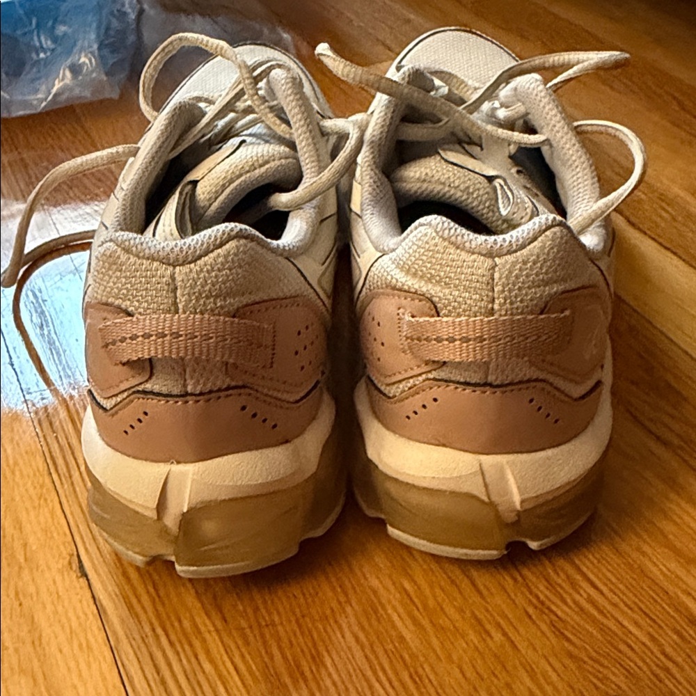 Asics Women's Light Gray Athletic Sneakers - Picture 4 of 6